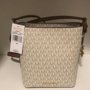 Micheal Kors Bucket Purse